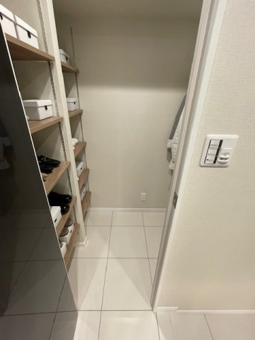 ディアクオーレ白金高輪の玄関