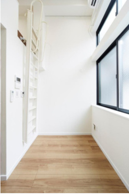 【居間・リビング】 | カーサローズ | 同仕様写真
敷金礼金0円♪インターネット無料♪