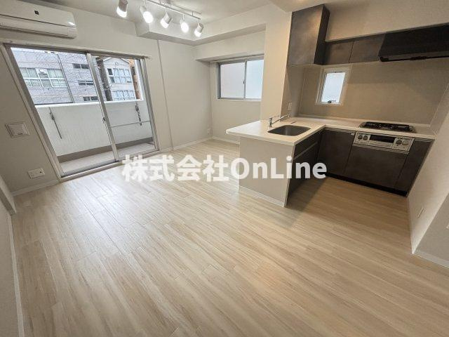 アーデン上本町の居間・リビング