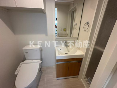 【洗面所】 | ジェノヴィア蒲田Ⅱスカイガーデン | 明るい洗面所です