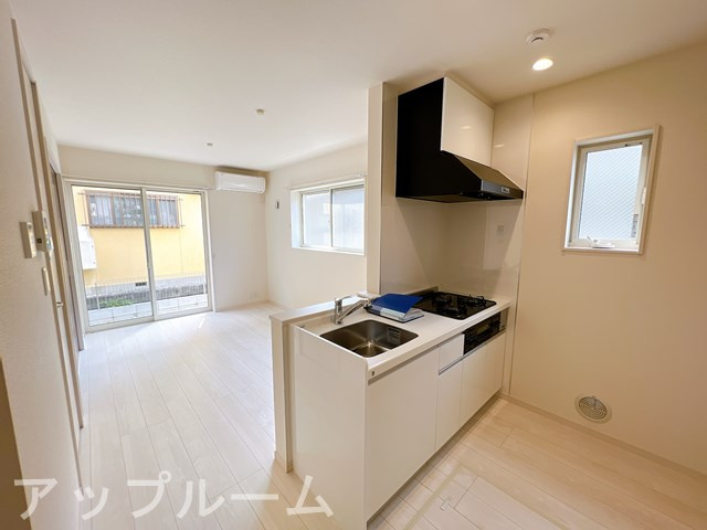 春日井市上条町１０丁目のアパートの居間・リビング