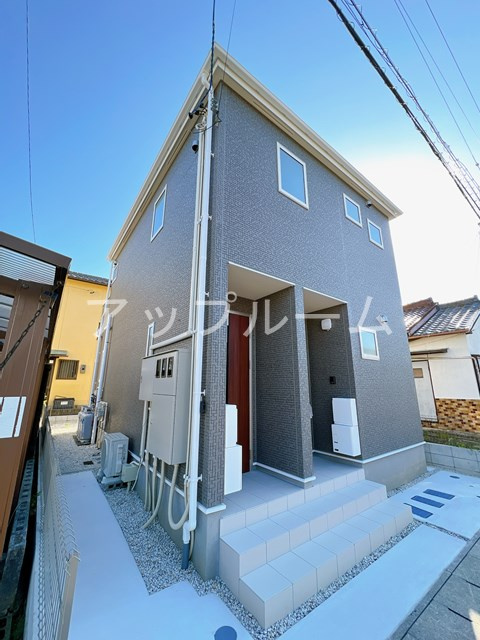 春日井市上条町１０丁目のアパートのエントランス