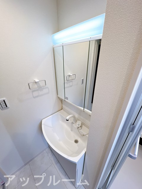 春日井市上条町１０丁目のアパートの洗面所