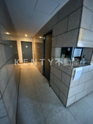 【エントランス】 | グランドフォーレヤマモト | 清潔なエントランスです