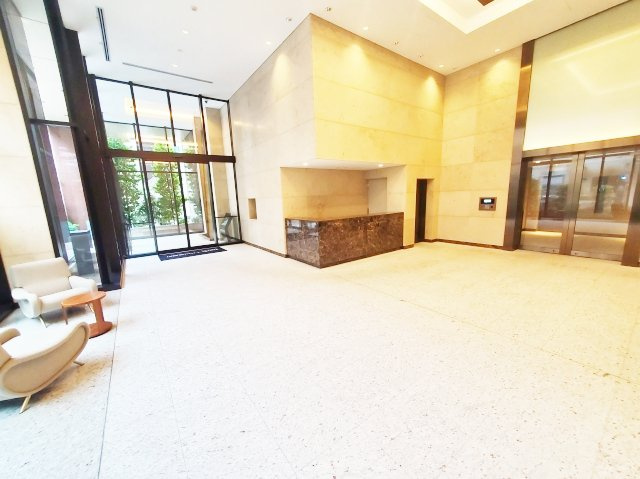 パークホームズ千代田淡路町のロビー