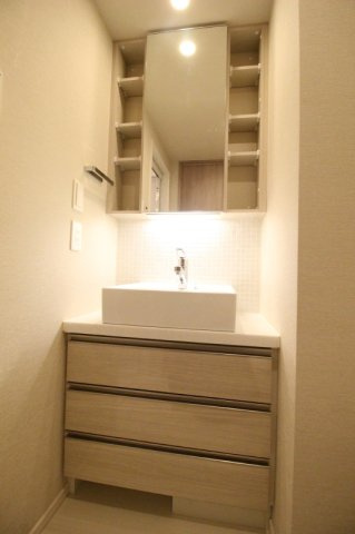 パークホームズ千代田淡路町の玄関