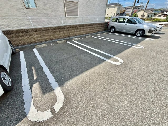 コオリナの駐車場