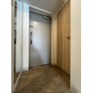 ガーデンクォーツ摂津正雀の玄関