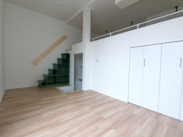 ｃｈａｌｅｔプラススルガダイの居間・リビング