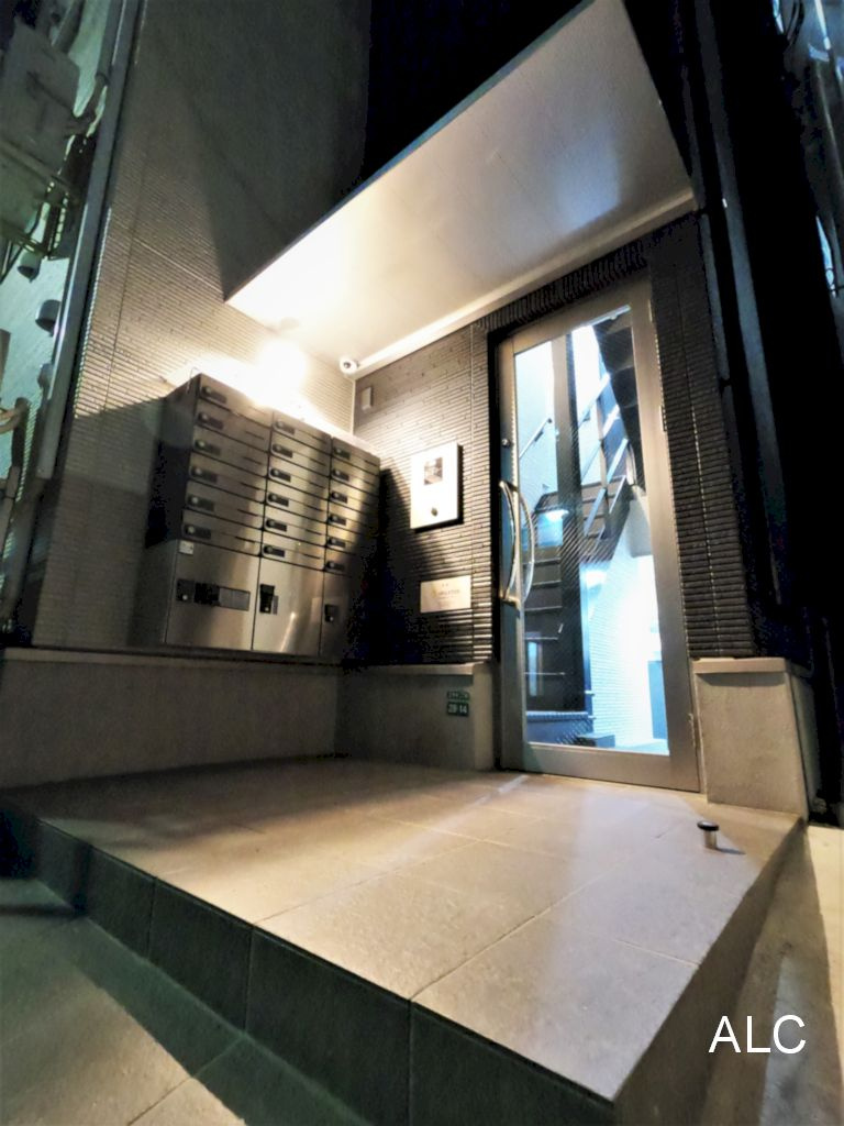 豊島区上池袋２丁目のアパートのエントランス