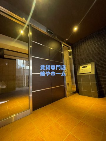 エグゼ難波南Ⅱのエントランス|ゆとりのあるエントランスです