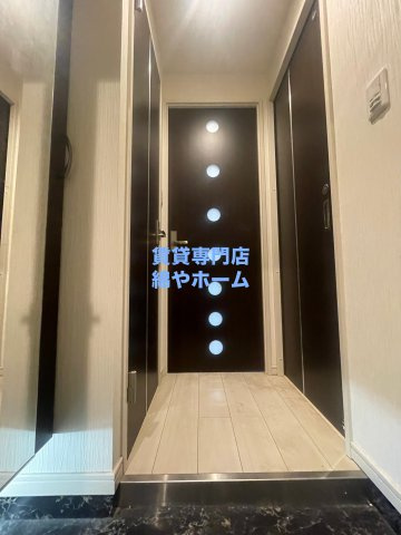 エグゼ難波南Ⅱの玄関|明るい玄関です