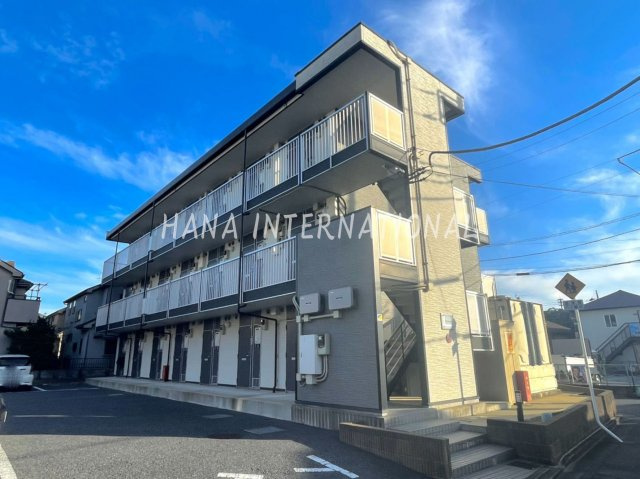 レオパレスプランドール八ヶ崎の外観