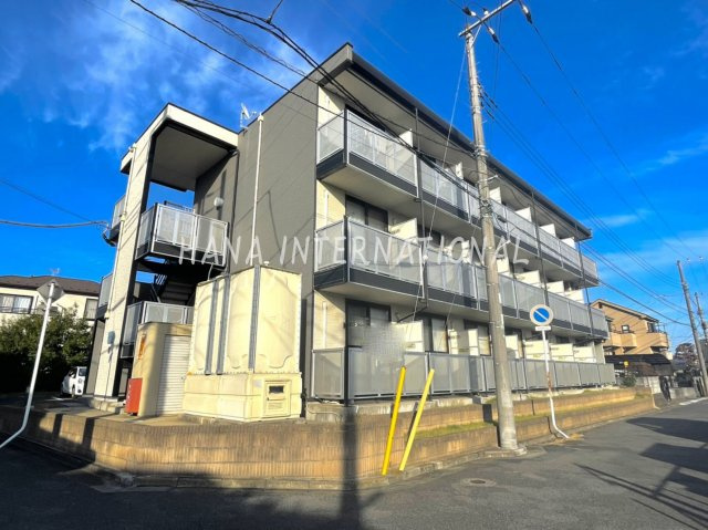 レオパレスプランドール八ヶ崎の外観