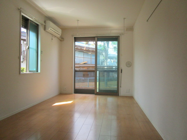 ヒルサイドCの寝室|★洋室★