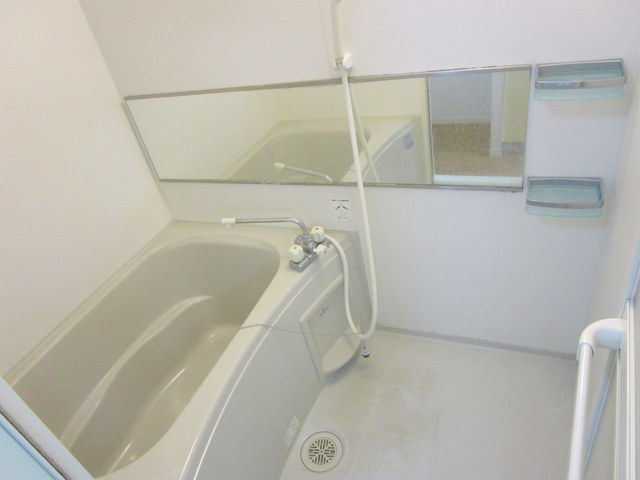 ヒルサイドCの浴室|★バスルーム★