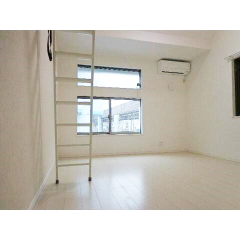 横浜市戸塚区矢部町のアパートの居間・リビング|使いやすいリビングになります♪