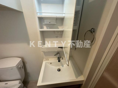 【洗面所】 | ジェノヴィア蒲田Ⅱスカイガーデン | 使いやすい独立洗面台です