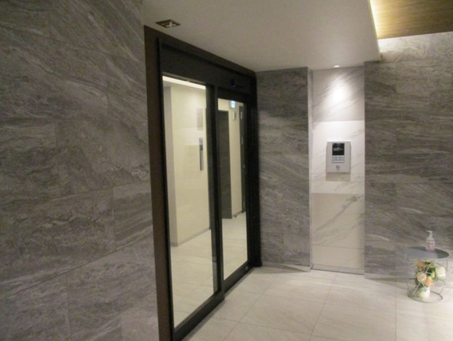 マミービルのエントランス