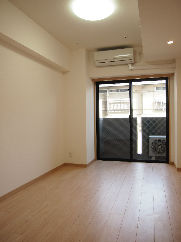 ルーブル西早稲田弐番館の寝室|お掃除がしやすいフローリングのお部屋☆（同一仕様写真）