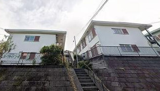 川崎市多摩区南生田１丁目のアパートのエントランス