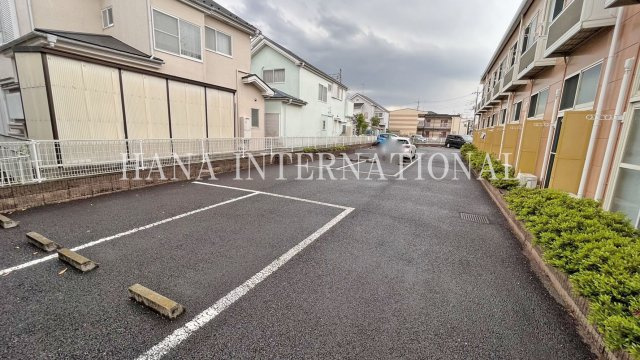 サフィールの駐車場