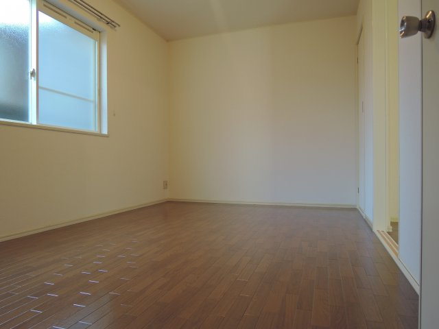 高槻市辻子１丁目のアパートの寝室