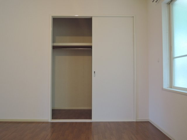 高槻市辻子１丁目のアパートの収納