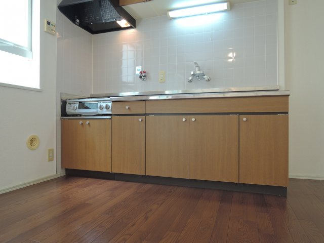 高槻市辻子１丁目のアパートのキッチン