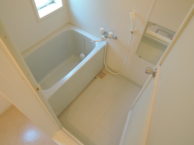 高槻市辻子１丁目のアパートの浴室