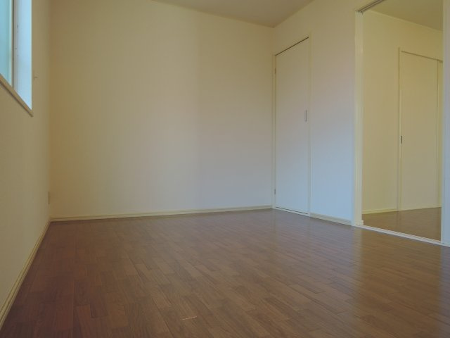 高槻市辻子１丁目のアパートの寝室