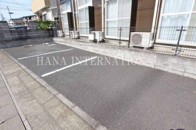 レオパレスＲｅｆｉｎａｄａの駐車場