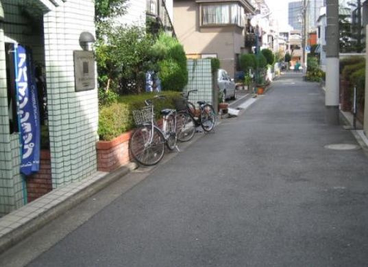 ラ・レジダンス・ド・エチュードの周辺|前面道路