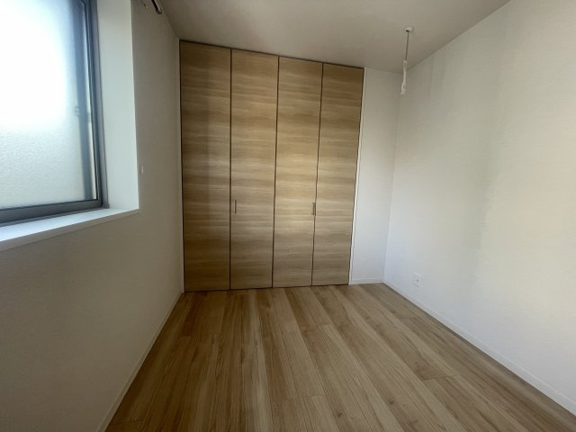 シャーメゾンさくら大久保駅前の洋室