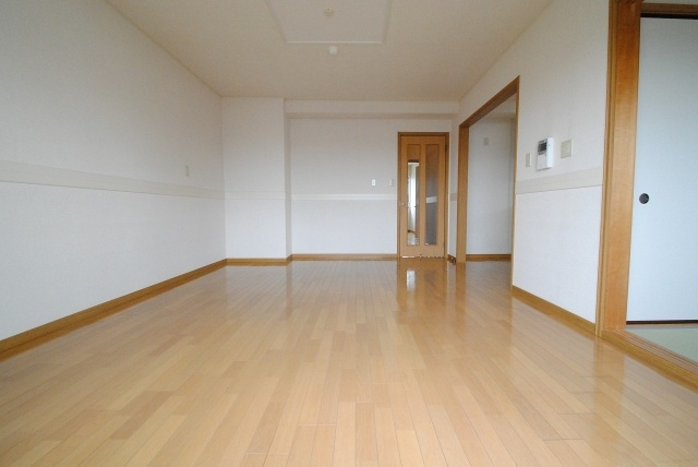 ディアコートEの居間・リビング|同タイプ　類似写真