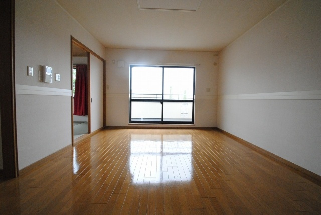 ディアコートEの居間・リビング|同タイプ　類似写真