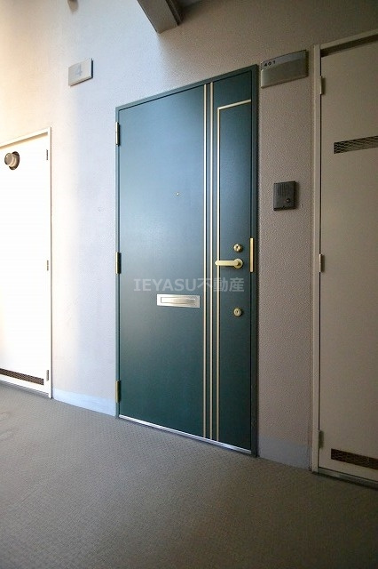 フルール観音の玄関