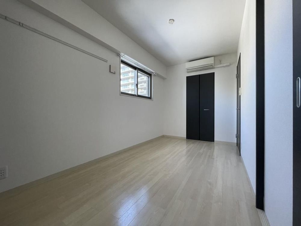 アベニール鷺洲の洋室