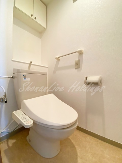 藤沢市鵠沼石上１丁目の賃貸マンションのトイレ