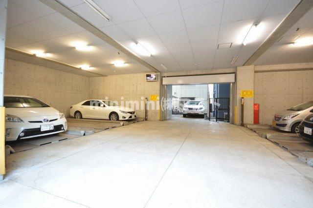 MEZON KAJIの駐車場