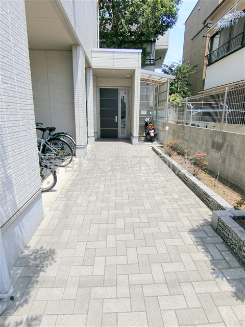 MJ(エムジェーキャッスルの外観|アプロ―チ部分