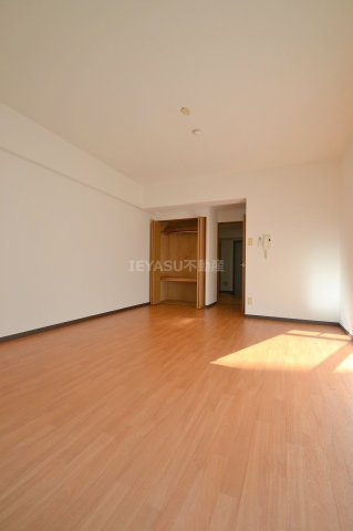 ネッサンスＫの居間・リビング