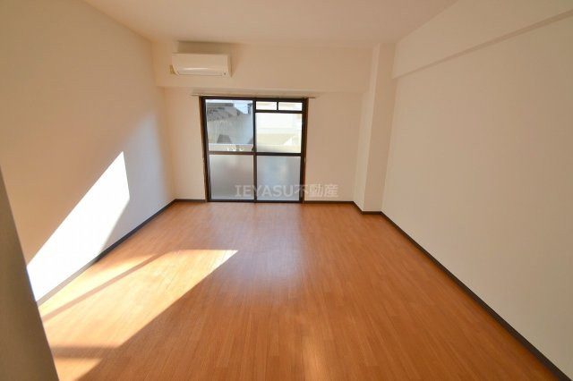 ネッサンスＫの居間・リビング