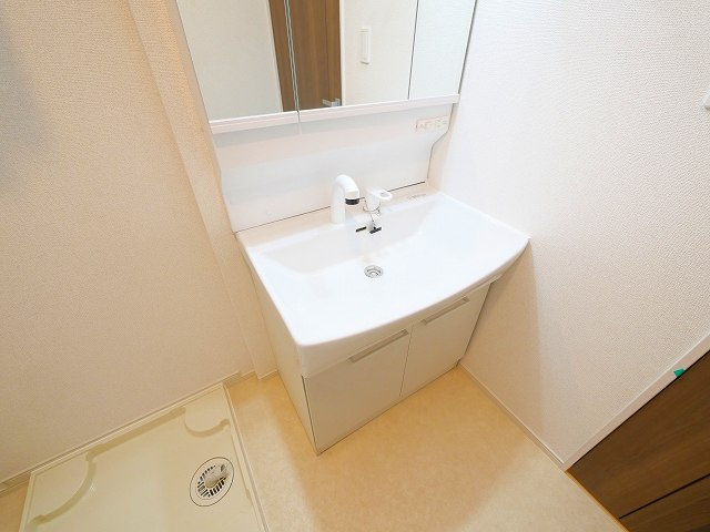 セレノ生駒Ⅰの独立洗面台