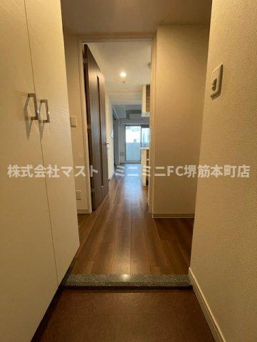 大阪市中央区東高麗橋の賃貸マンションの玄関