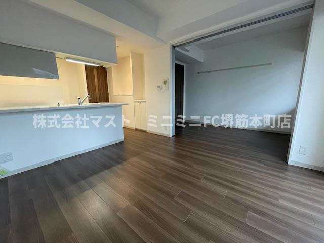 大阪市中央区東高麗橋の賃貸マンションの居間・リビング