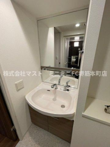 大阪市中央区東高麗橋の賃貸マンションの洗面所