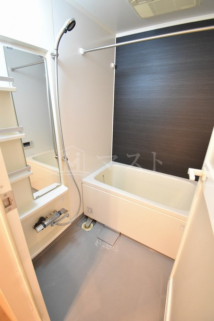 大阪市中央区本町橋の賃貸マンションの浴室