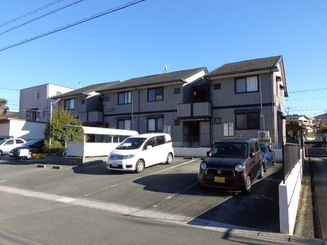 アイセイハイツIIの駐車場