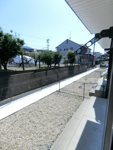 アイセイハイツIIの庭